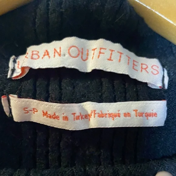 Urban Outfitters Black Long Sleeve Top - Picture 2 of 7